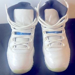 Retro Jordan Columbia men’s size 10